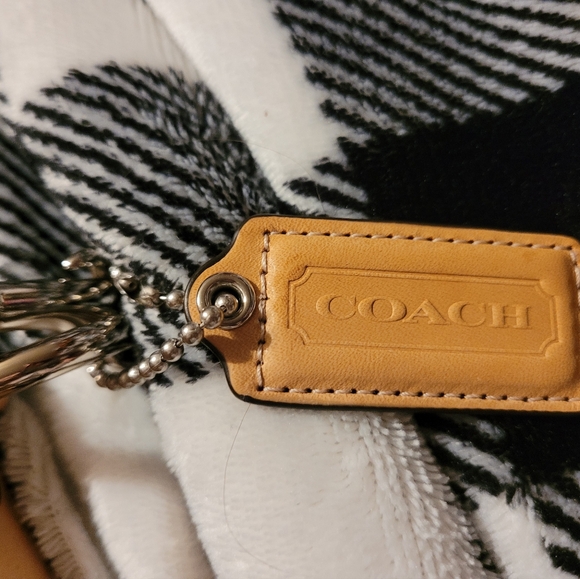 Coach Peyton Embossed Patent leather crossbody (F20022) - Picture 3 of 14